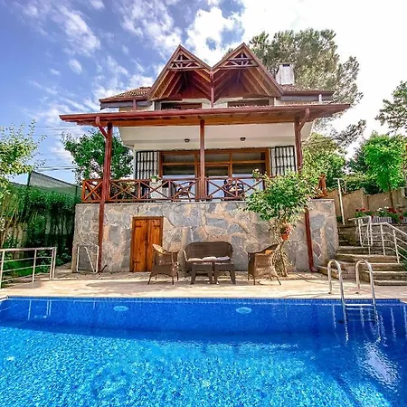 Villa Havuzlu Mustakil Luex Doga 150 Mt2 Sapanca