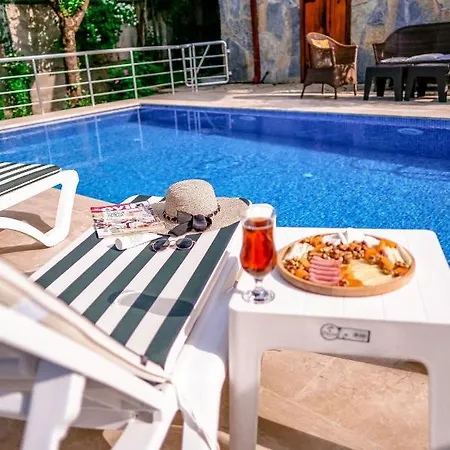 Havuzlu Mustakil Luex Doga 150 Mt2 Villa