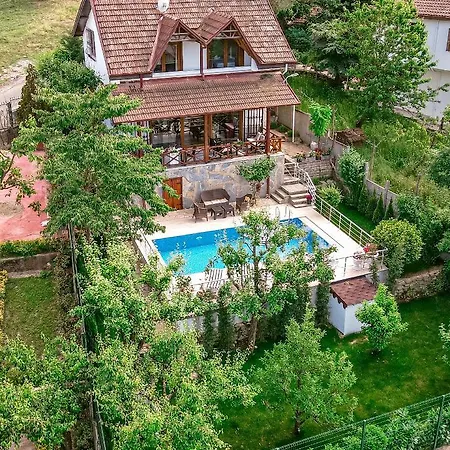 Havuzlu Mustakil Luex Doga 150 Mt2 Villa Sapanca
