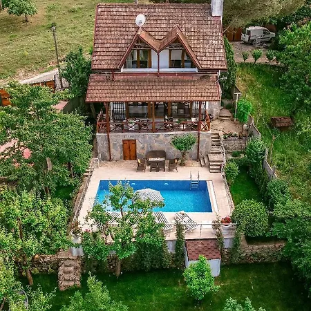 Havuzlu Mustakil Luex Doga 150 Mt2 Villa *