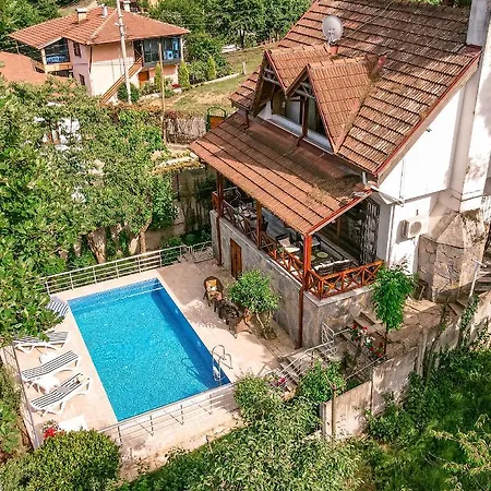 Villa Havuzlu Mustakil Luex Doga 150 Mt2 *