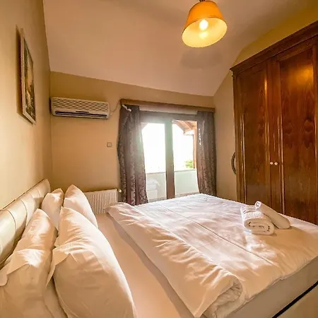 Villa Havuzlu Mustakil Luex Doga 150 Mt2