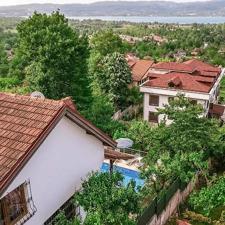 Villa Havuzlu Mustakil Luex Doga 150 Mt2 *