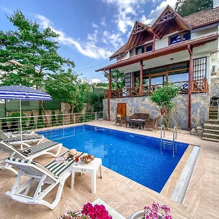 Villa Havuzlu Mustakil Luex Doga 150 Mt2