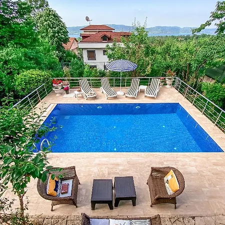 Havuzlu Mustakil Luex Doga 150 Mt2 * Sapanca